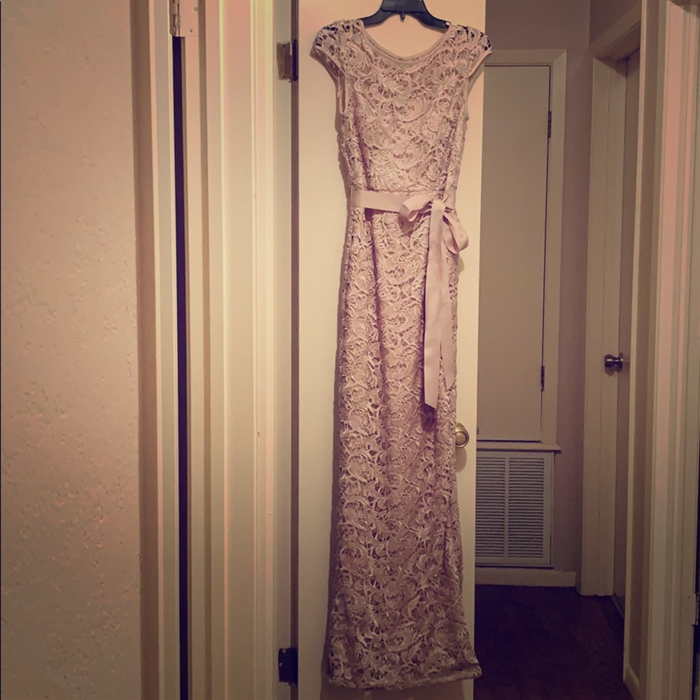 Gorgeous Formal Lace Dress